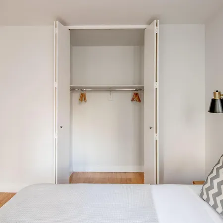 Apartment Midtown 1br W Doorman Gym Nr Times Square Nyc-1208 *