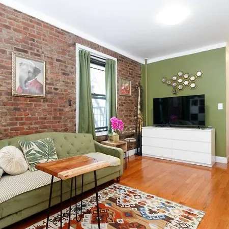 Spacious 1br New York