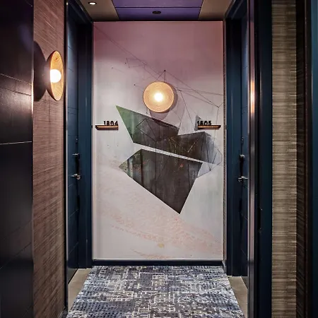 Tempo By Hilton Times Square 4*