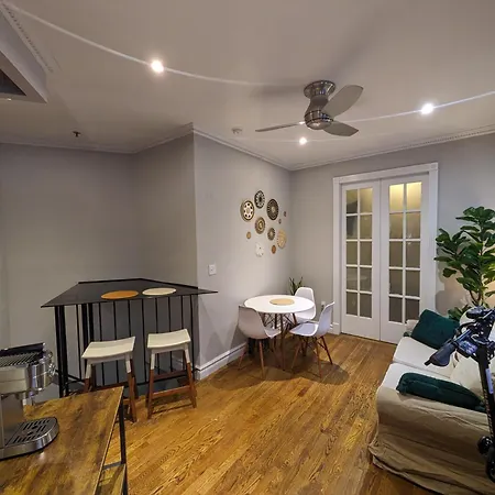 Lovely At 3 Bedroom At The Heart Of East Village New York