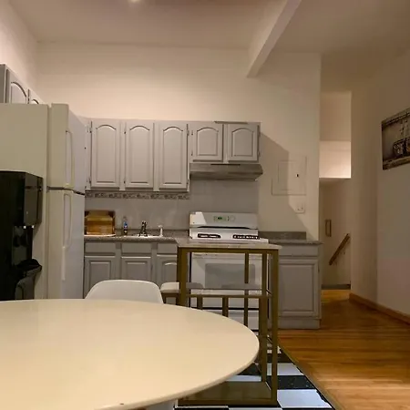 Apartment Beautiful & Massive 4 Bdr With Bonus Perks! New York
