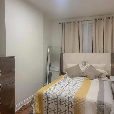 2 Bedroom Bliss In College Point Apartment *