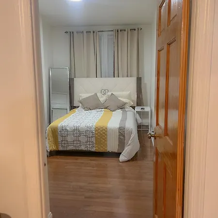 2 Bedroom Bliss In College Point Apartment