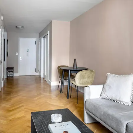 Ues 1br W Gym Doorman Walk To Park Nyc-1332 Apartment