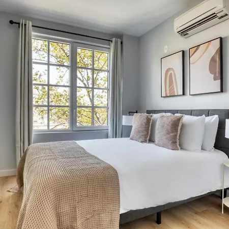 Dumbo 2br W Wd Roof Gym Nr Timeout Building Nyc-960 Apartment