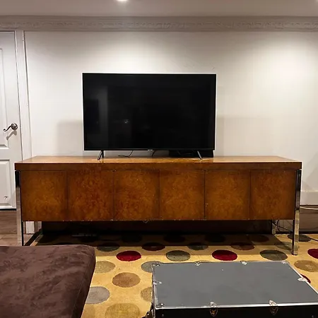 Gem Of A Free-standing Family House In Great Neighborhood *