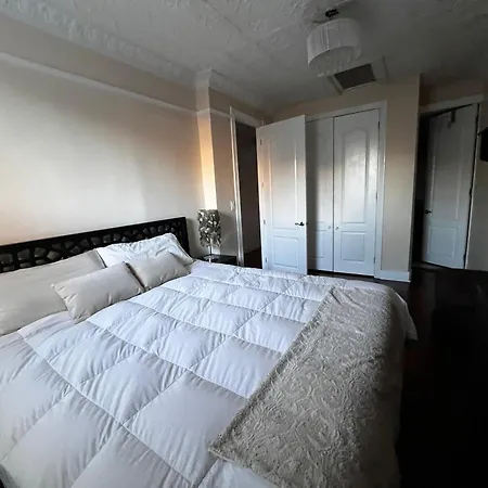 Gem Of A Free-standing Family House In Great Neighborhood Holiday home *