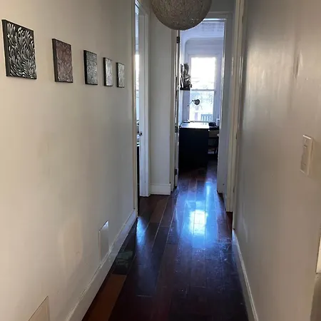 Gem Of A Free-standing Family House In Great Neighborhood