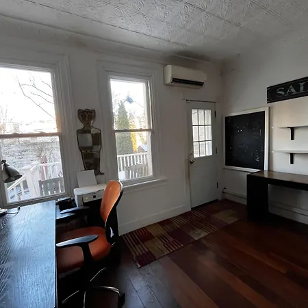 Gem Of A Free-standing Family House In Great Neighborhood *