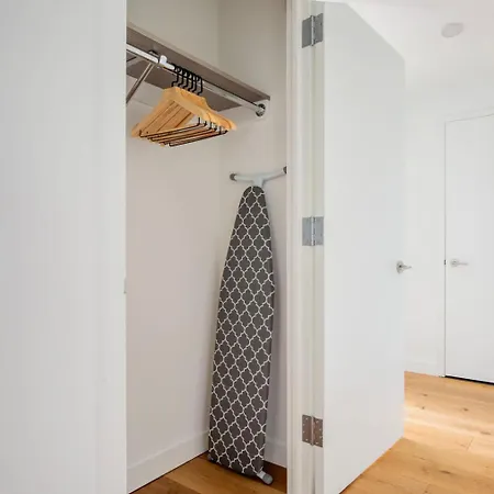 Les 1br W Lounge Gym Roofdeck Nr Park Nyc-1379 Apartment