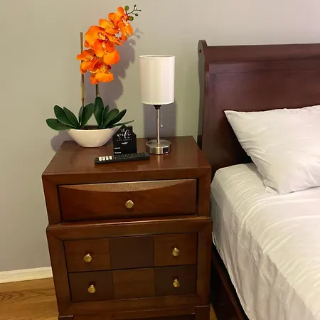 Haus Serenity Homestay New York