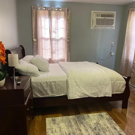 Haus Serenity Homestay *