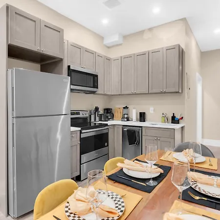 Apartment Charming 2br Bkyrd Near Williamsburg