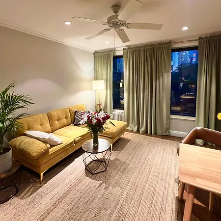 Luxury 1bd Next To Time Square Apartment New York