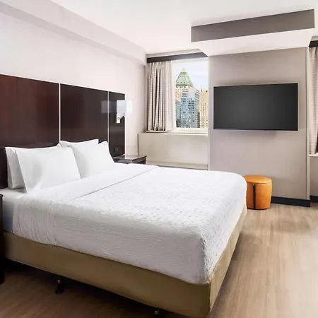 Hampton Times Square Hotel 3*