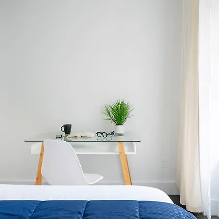 444-2c Newly Renovated 1br In Hell's Kitchen New York