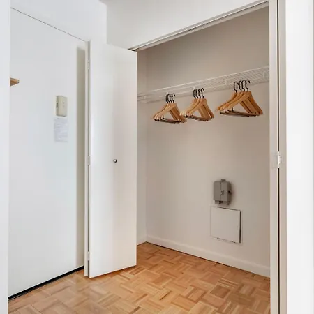 Apartment Fidi 1br W Doorman Wd Nr South St Seaport Nyc-1306