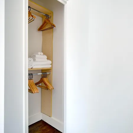 Ues 1br W Doorman Elevator Gym Nr Park Nyc-565 Apartment