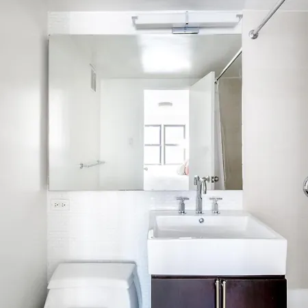 Ues 1br W Doorman Elevator Gym Nr Park Nyc-565 Apartment