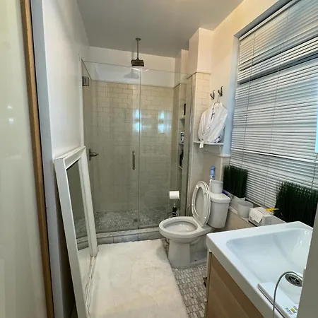 Apartment Tribecca Modern Brick Wall 3br 2ba