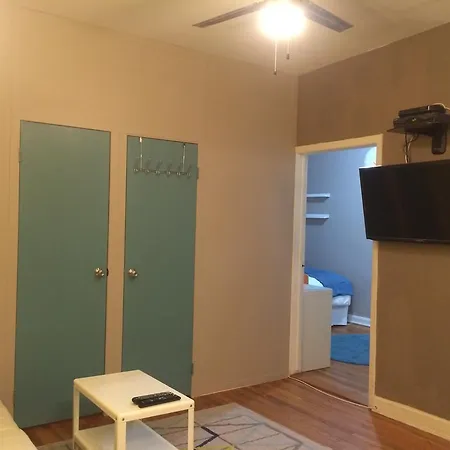 Three-bedroom Central Park East *