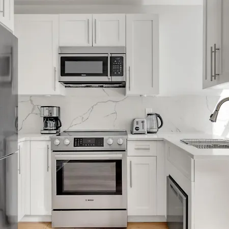 Midtown 1br W Doorman Wd Nr Grand Nyc-778 New York
