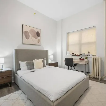 Bay Ridge Luxe: Stylish & Comfortable New York