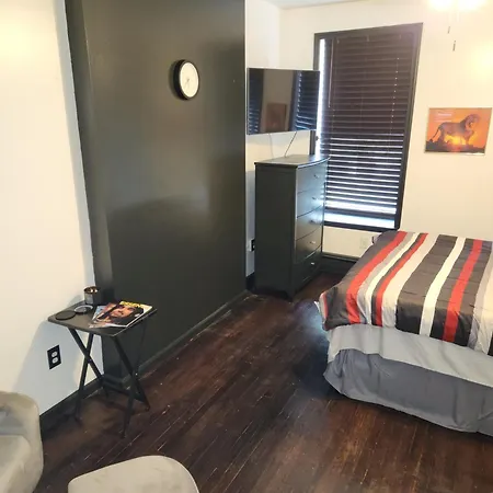 Spacious 3br, 2b Apartment *