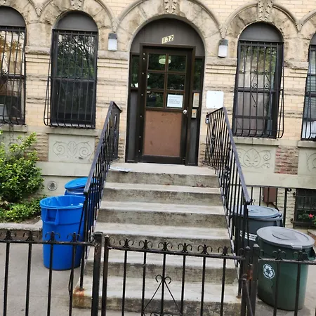 Apartment Spacious 3br, 2b *