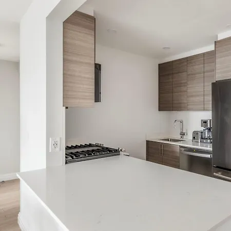 Midtown 2br W Gym Doorman Nr Times Square Nyc-1400