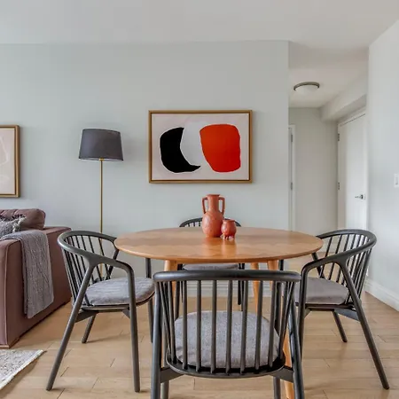 Midtown 2br W Gym Doorman Nr Times Square Nyc-1400 Apartment New York
