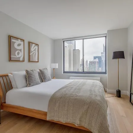 Midtown 2br W Gym Doorman Nr Times Square Nyc-1400 New York
