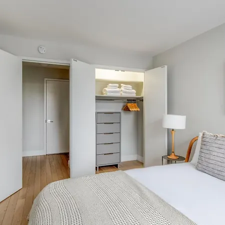Midtown 2br W Gym Doorman Nr Times Square Nyc-1400 *
