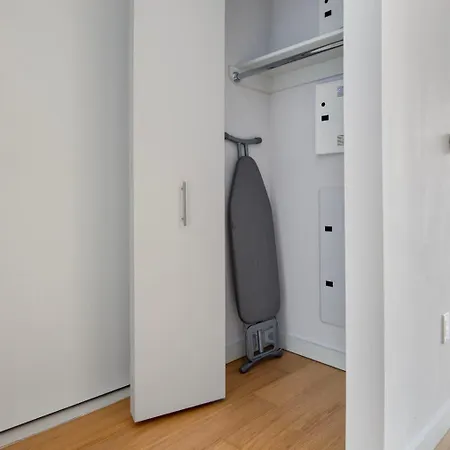 Lower East Side 1br W Gym Wd Nr Nightlife Nyc-1232 New York