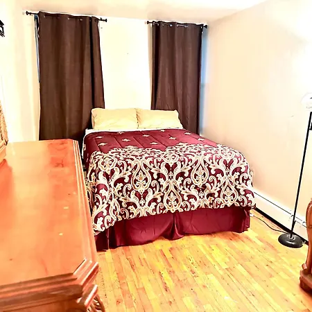 Bronx Botanical Gardens Homestay