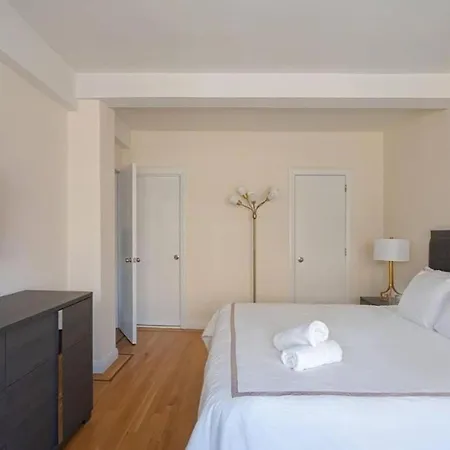Lovely 4 Bedroom In Nyc! *