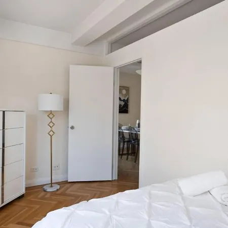 Lovely 4 Bedroom In Nyc! Apartment *