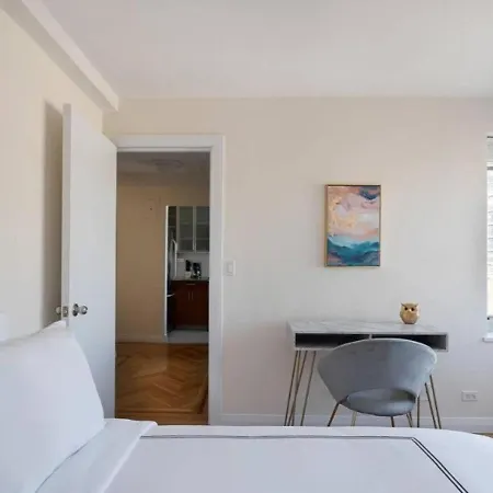 Apartment Lovely 4 Bedroom In Nyc! New York