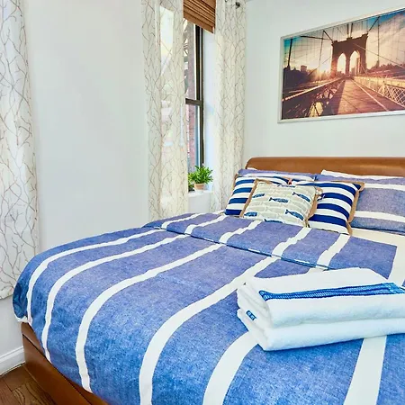2 Bedroom Cozy Unit In Lower Manhattan