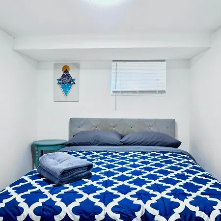 Luxury Lower Ground 2bd - Manhattan Apartment *