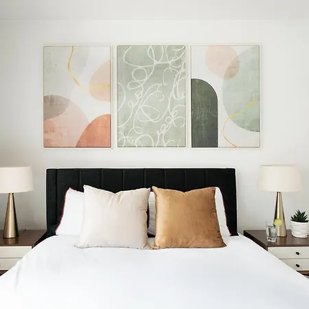 809-3a 1br Columbus Circle Elevator W D *