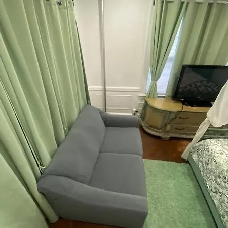 Guest house Historical Quiet In Queens New York