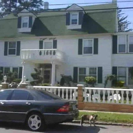 Historical Quiet In Queens Guest house New York