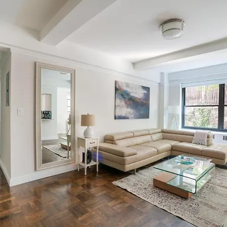 Luxurious 1 Bedroom Apartment