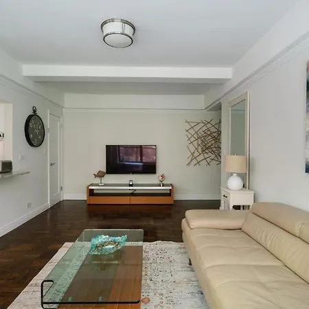 Luxurious 1 Bedroom *