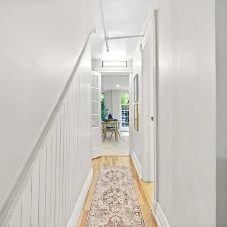 Holiday home Family Brownstone With Private Backyard Near Subway
