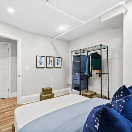 Family Brownstone With Private Backyard Near Subway *