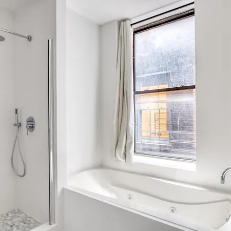 Soho 3br W Wd Elevator Nr Cafes Restaurants Nyc-1043 Apartment New York