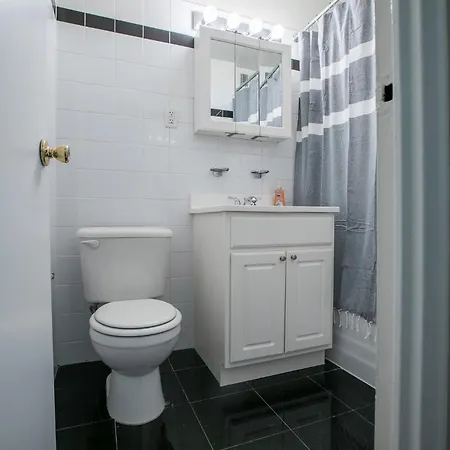 Spectacular 2 Beds/2 Baths Apartment *