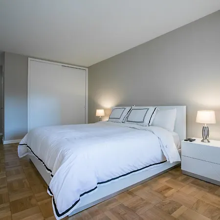 Spectacular 2 Beds/2 Baths Apartment New York